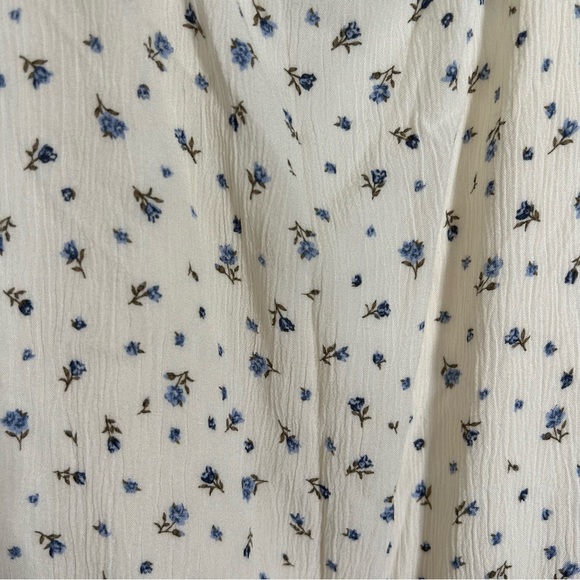 AMERICAN EAGLE FLOWER SUNDRESS WITH BUTTON AND TIE NECKLINE DETAILING - Picture 3 of 13